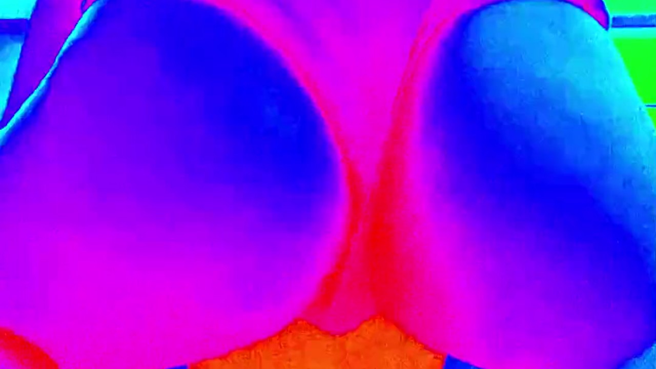 THICK GIRL TEASING U AT RAVE ASS SHAKING ON TIPPY TOES OF/ Fansify @Princessikigaii