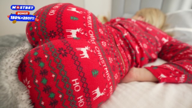 Mostoha anyám egy hatalmas péniszről álmodott és láss csodát...